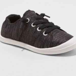 Girls Mad Love black sneakers NWOT